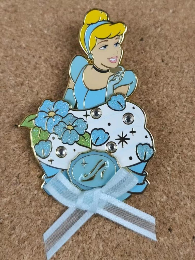 公主pin - Marie, LE400 - Disney collectible pin on BALELE thumbnail